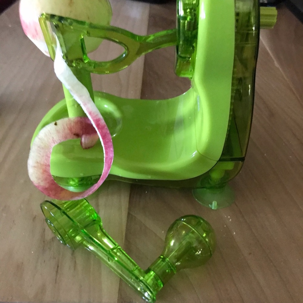 Apple peeler 🍎 - Picture 7 of 12